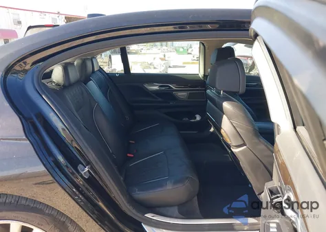 2022 BMW 740 I z USA, uszkodzony, nr VIN WBA7T2C07NCH74247